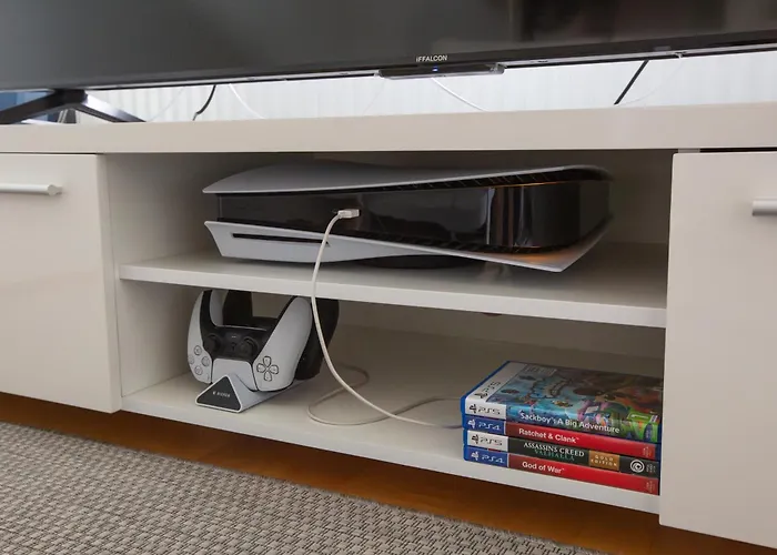 Mid Haven Cozy With Sauna, Glassed Balcony And Free Parking アパート *